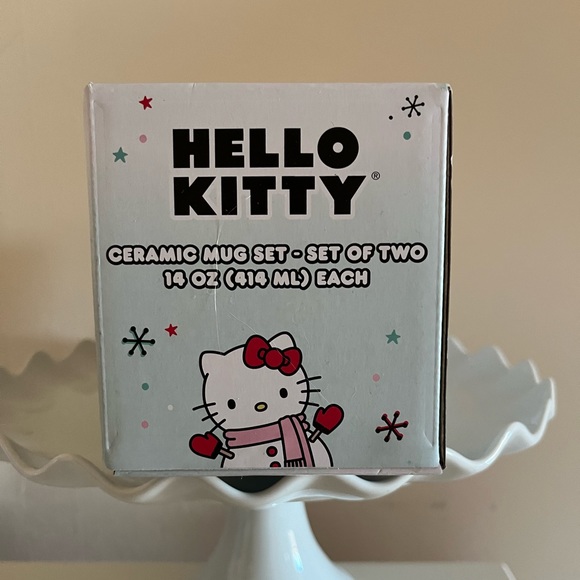 Hello Kitty Holiday Mug Set. - Picture 3 of 3